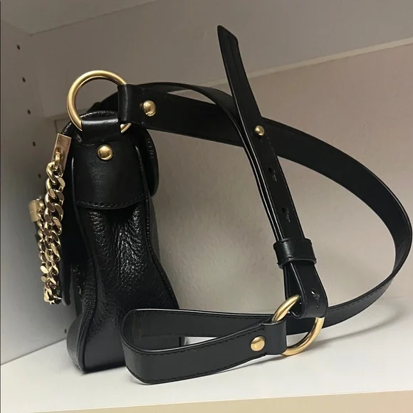 Michael Kors Chic Black Crossbody Leather Bag with Gold Chain - Picture 7 of 7